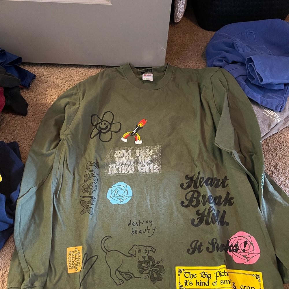 Urban Outfitters Green Graphic Long Sleeve Tee